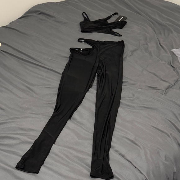 PrettyLittleThing Black Cut-Out Leggings - Picture 8 of 8